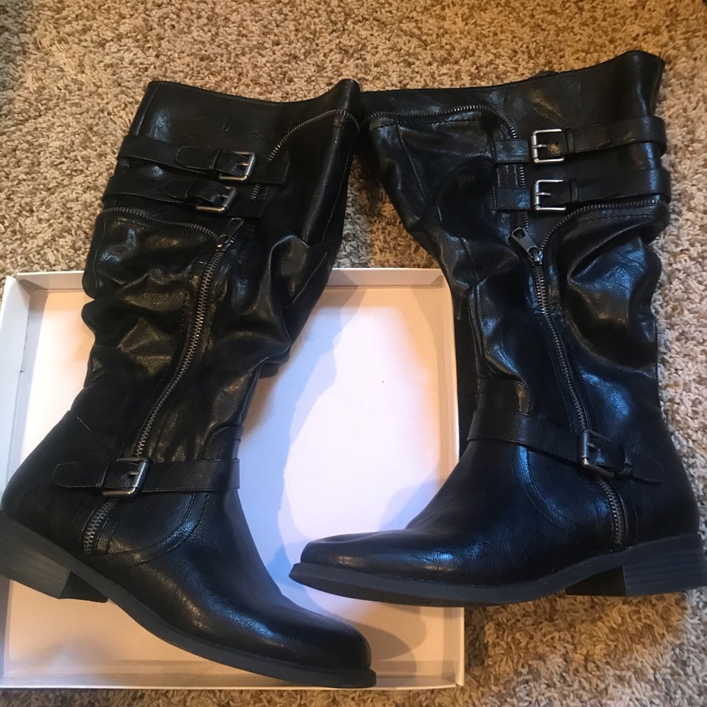 Black faux leather mid-calf riding boots size 8.5